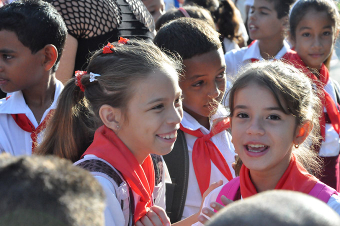 Cerca de 135 mil estudiantes de Granma a las aulas Cerca de 135 mil estudiantes de Granma a las aulas