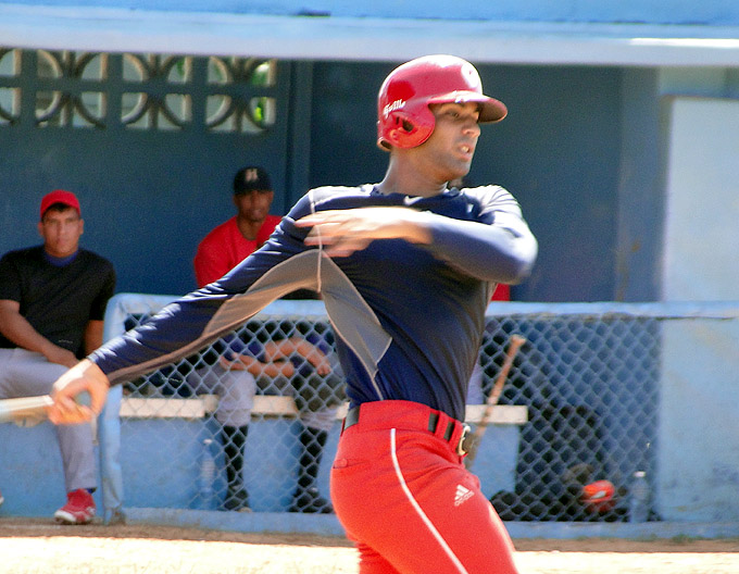 Vence Granma a Las Tunas en amistoso de béisbol Vence Granma a Las Tunas en amistoso de béisbol