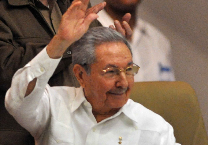 Felicita Raúl a las federadas cubanas Felicita Raúl a las federadas cubanas