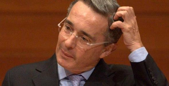 Familias de víctimas colombianas rechazan visita de Uribe a Medellín Familias de víctimas colombianas rechazan visita de Uribe a Medellín
