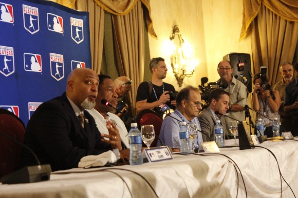 De izq a der. Tony Clark, Dave Winfield, Joe Torres y Dan Halen. Foto: José Raúl Concepción/Cubadebate.