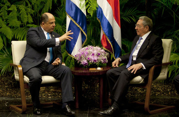 Raúl Castro y Luis Guillermo Solís