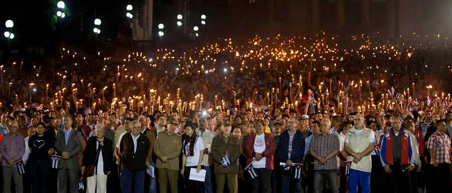 Jóvenes califican de histórica la Marcha de las Antorchas Jóvenes califican de histórica la Marcha de las Antorchas
