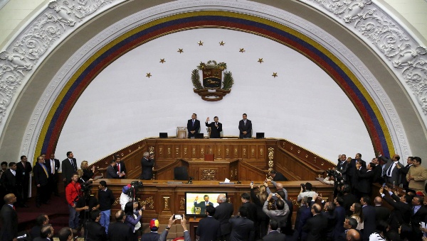 Derecha venezolana debate su agenda neoliberal en sesión de AN Derecha venezolana debate su agenda neoliberal en sesión de AN