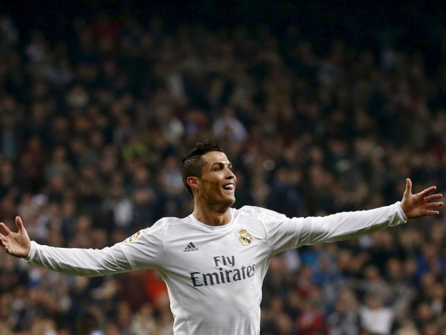Cristiano Ronaldo celebra uno de sus goles ante el Espanyol. FOTO/ REUTERS