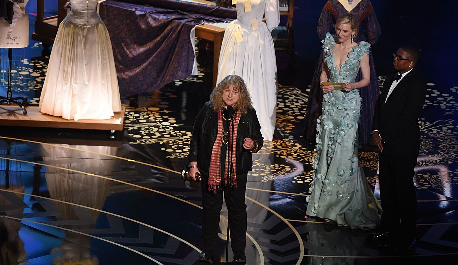 Mejor diseño de vestuario se lo llevó Jenny Beavan por 'Mad Max' (AP)