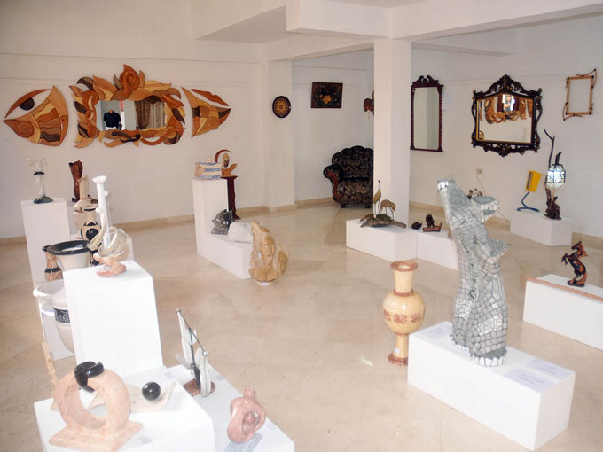 La exposición está compuesta por obras inéditas de 65 creadores granmenses/FOTO Luis Carlos Palacios