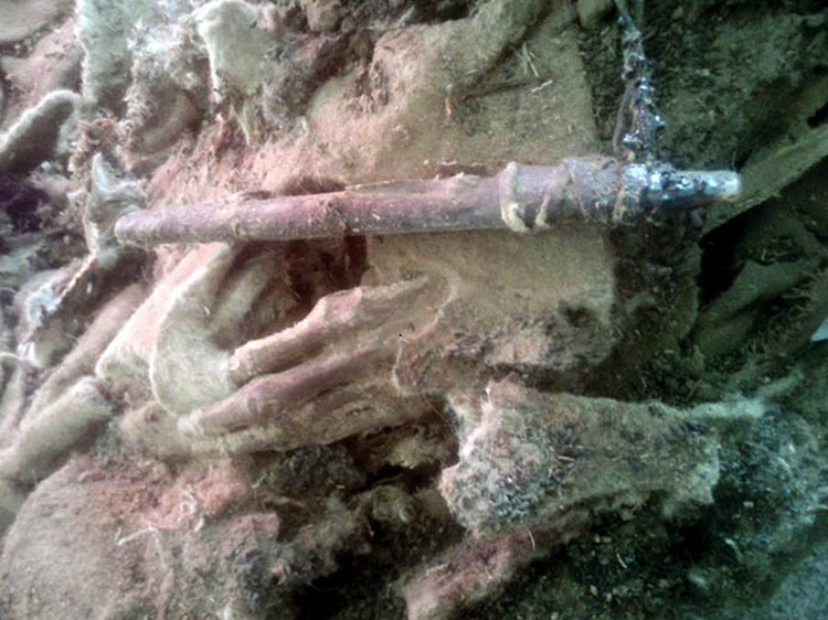 Encuentran una momia de 1.500 años vestida con ropa lujosa en Mongolia Encuentran una momia de 1.500 años vestida con ropa lujosa en Mongolia