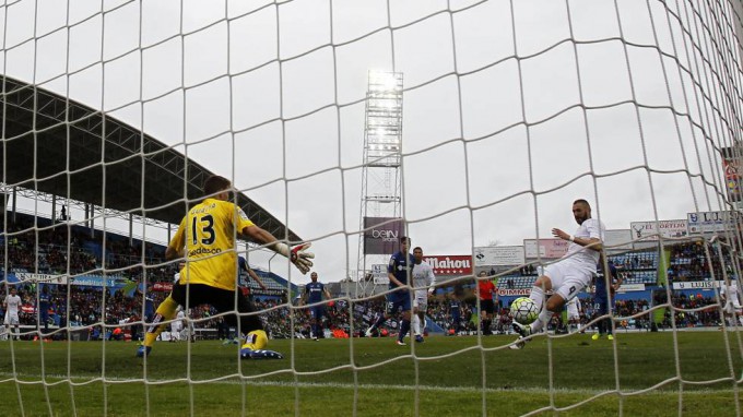 Benzema hace el 0-1. FOTO/ JESUS ALVAREZ ORIHUELA