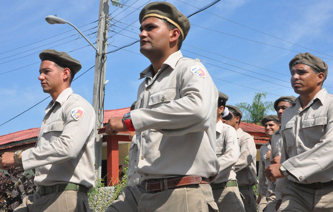 Jóvenes milicianos/FOTO Rafael Martínez Arias
