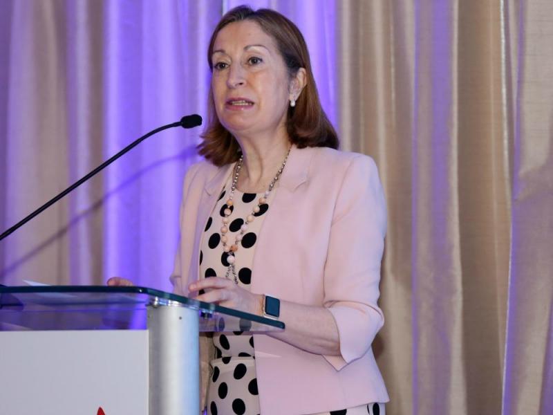 España quiere fortalecer las relaciones con Cuba, dijo Ministra España quiere fortalecer las relaciones con Cuba, dijo Ministra