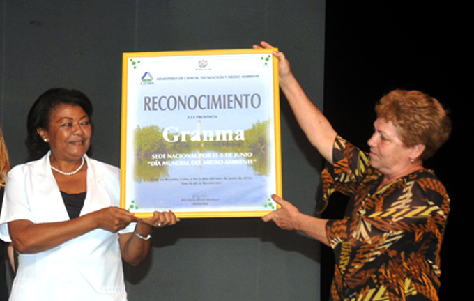 Recibe delegacion territorial del Citma, premio Nacional de Medio Ambiente / FOTO Luis Carlos Palacios Leyva