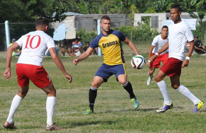 Aunque Los Incansables de Granma solo pudieran escalar a la sexta posición, ya aseguraron su permanencia en la primera división para el 2017 / Foto Luis Carlos Palacios Leyva