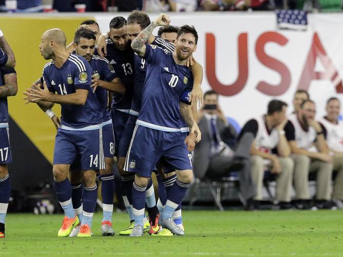Messi goleador histórico de Argentina con joya en Copa América (+ video) Messi goleador histórico de Argentina con joya en Copa América (+ video)