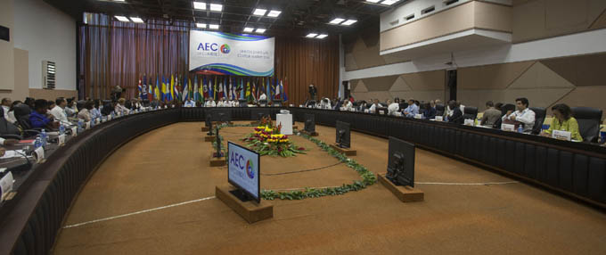 Excelente espíritu de trabajo entre altos funcionarios de la AEC Excelente espíritu de trabajo entre altos funcionarios de la AEC