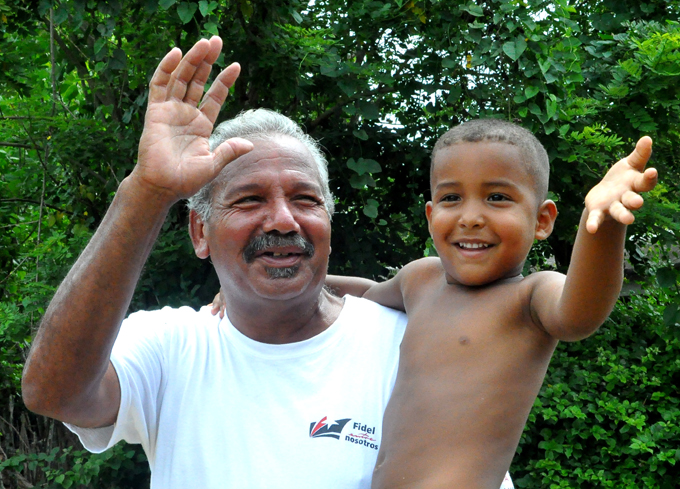 El abrazo a los padres El abrazo a los padres