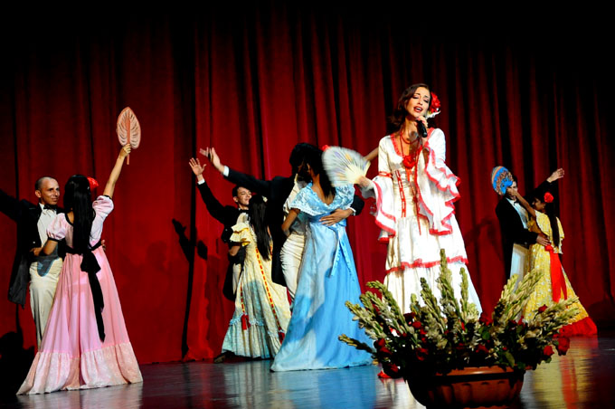 Gradúa la Universidad de Granma mil 201 estudiantes Gradúa la Universidad de Granma mil 201 estudiantes