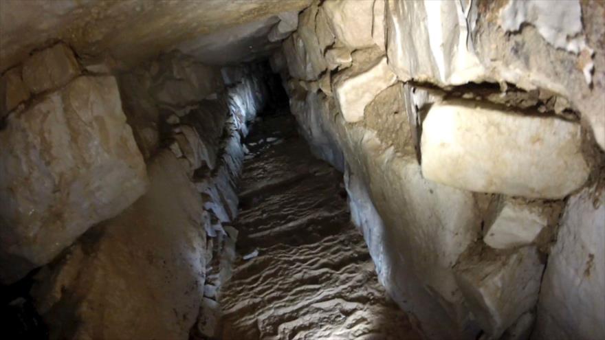 Uno de los canales de agua descubiertos bajo el Templo de las Inscripciones en el sitio arqueológico de Palenque, en el estado mexicano de Chiapas