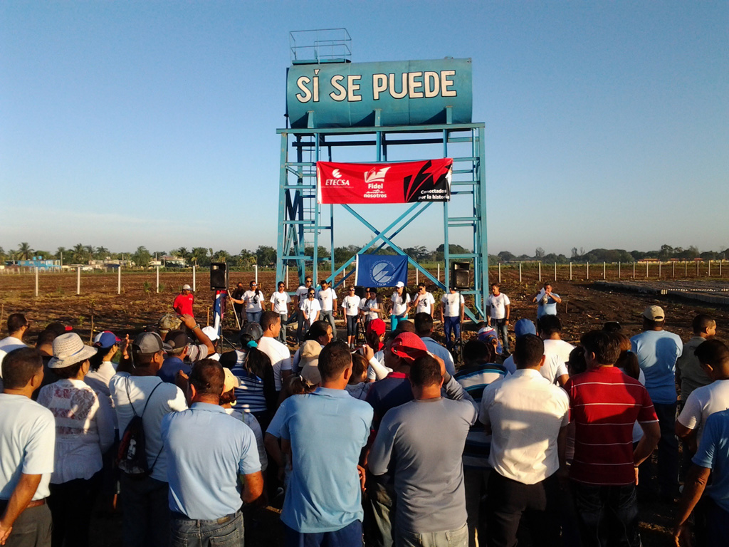 Festejan en el surco, trabajadores de Etecsa y la Agricultura Festejan en el surco, trabajadores de Etecsa y la Agricultura
