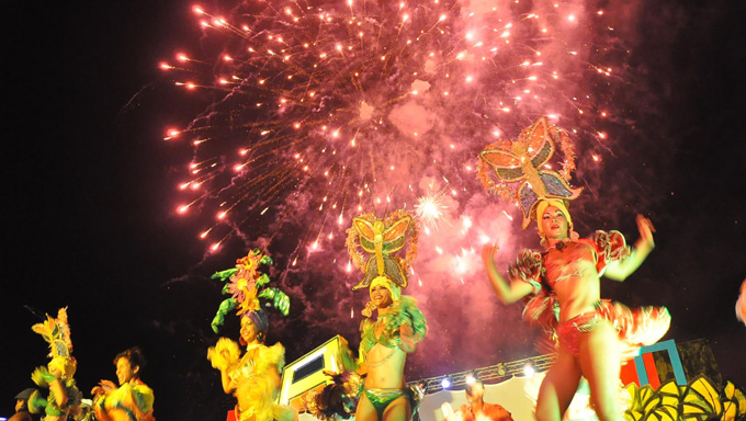 Ritmos cubanos aderezan la apertura del Carnaval Bayamo 2016 (+ fotos y video) Ritmos cubanos aderezan la apertura del Carnaval Bayamo 2016 (+ fotos y video)