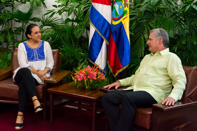 Recibe Díaz-Canel a Gabriela Rivadeneira Recibe Díaz-Canel a Gabriela Rivadeneira