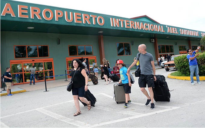 aeropuerto-internacional-abel-santamaria