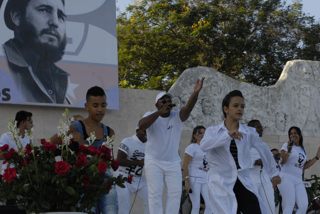Unos 80 mil granmenses acudieron a la Plaza de la Patria para celebrar aniversario de los CDR (+ fotos, audio y video) Unos 80 mil granmenses acudieron a la Plaza de la Patria para celebrar aniversario de los CDR (+ fotos, audio y video)