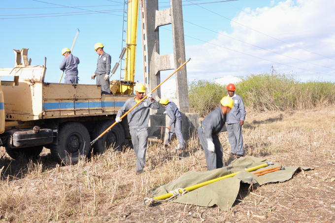 Inversiones para satisfacer a clientes de la Empresa Eléctrica Granma Inversiones para satisfacer a clientes de la Empresa Eléctrica Granma