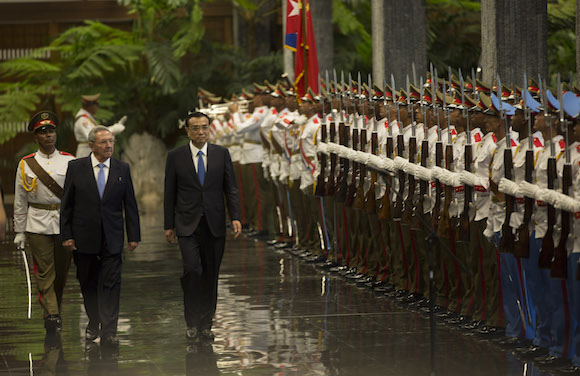 Li Keqiang y Raúl Castro 6