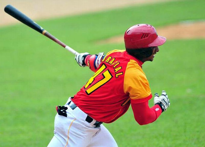 yurisbel-gracial-beisbol-foto-ricardo-lopez-hevia