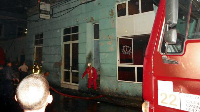 Sofocado incendio de grandes proporciones en calle Enramadas Sofocado incendio de grandes proporciones en calle Enramadas