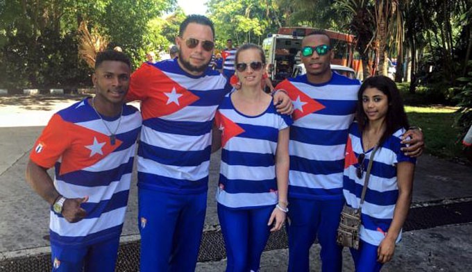 Equipo cubano de Gimnasia a Río. De derecha a izquierda; Marcia Videaux, Randy Lerú, Yareimi Vázquez (entrenadora de Marcia), Carlos Rafael Gil (entrenador de Manrique y Lerú) y Manrique Larduet. Foto: Cuenta en Facebook de Manrique Larduet