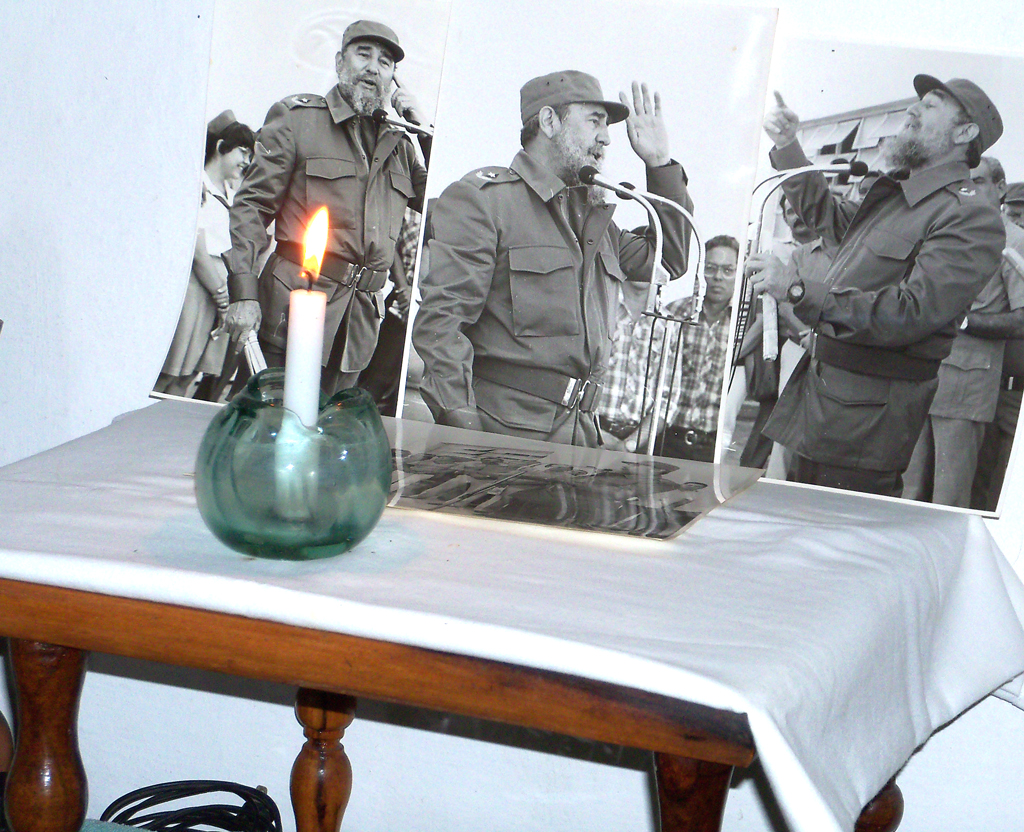 Altar con fotos de Fidel FOTO/Orlando Fombellida Claro