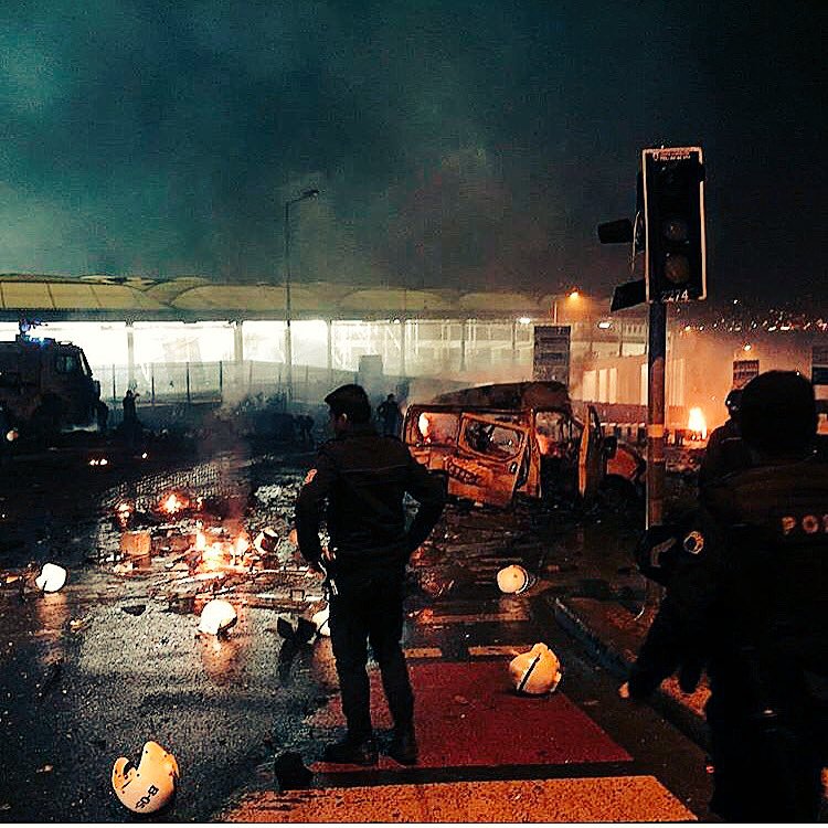 Dos fuertes explosiones sacuden el centro de Estambul (+ fotos y videos) Dos fuertes explosiones sacuden el centro de Estambul (+ fotos y videos)