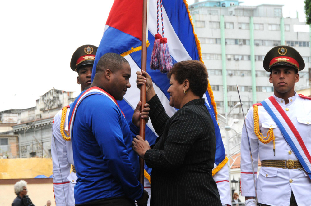 CUBA-LA HABANA-ABANDERAN A ALAZANES DE GRANMA PARA SERIE DEL CARIBE