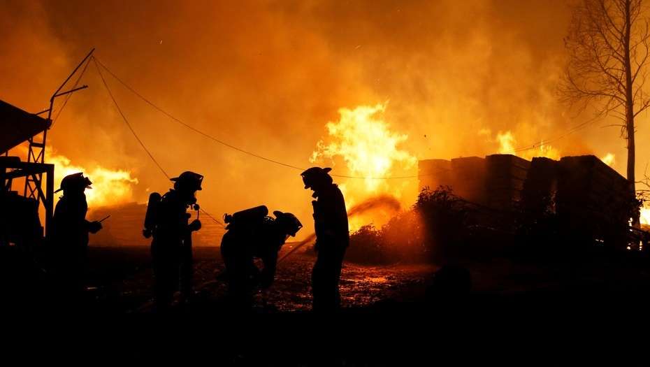 Brigadistas venezolanos ayudarán a apagar fuego en Chile Brigadistas venezolanos ayudarán a apagar fuego en Chile