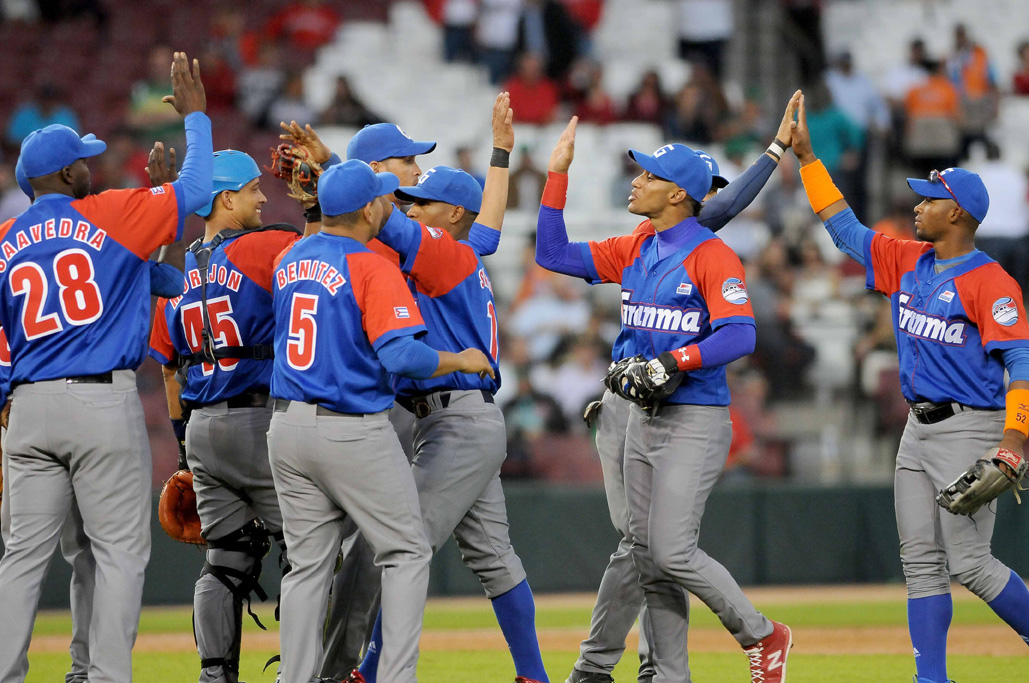 MÉXICO-VENCEN LOS ALAZANES CUBANOS EL PRIMER JUEGO DE LA LIX SERIE DEL CARIBE DE BÉISBOL