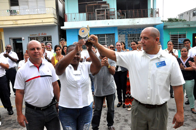 Campismo Popular: Por las sendas del triunfo Campismo Popular: Por las sendas del triunfo