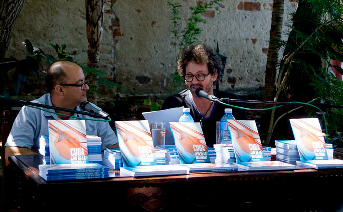 Libro Cuba: ¿fin de la historia?, una invitación al diálogo (+ fotos) Libro Cuba: ¿fin de la historia?, una invitación al diálogo (+ fotos)