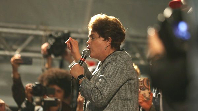 Rousseff pide a Corte Suprema que la restituya a la Presidencia Rousseff pide a Corte Suprema que la restituya a la Presidencia