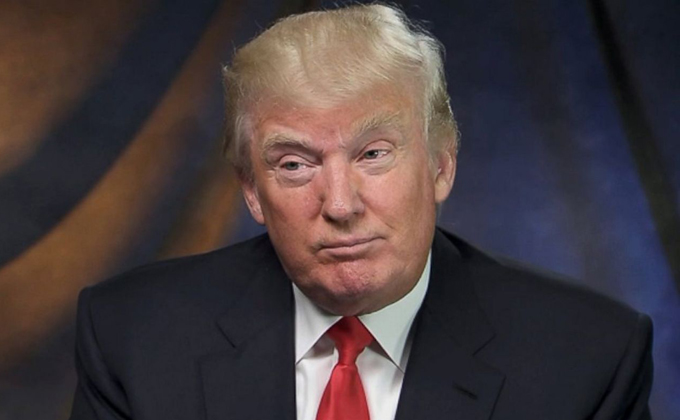 Trump bromea tras error tipográfico que se vuelve viral en Twitter Trump bromea tras error tipográfico que se vuelve viral en Twitter