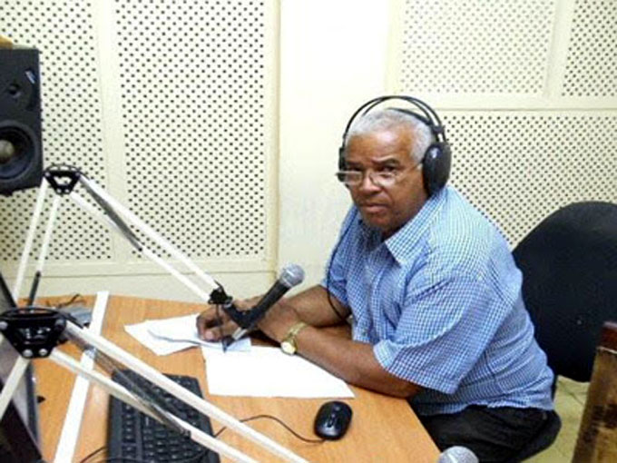 David Rodríguez, más de 40 años entre crónicas radiales David Rodríguez, más de 40 años entre crónicas radiales