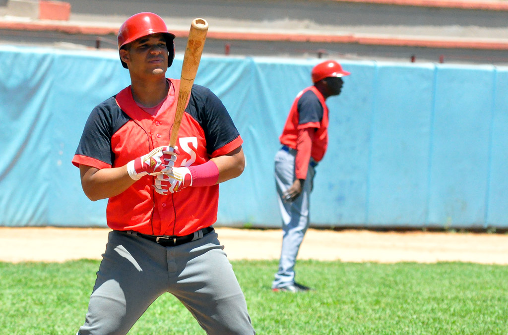 Pelotón de arriba va por barrer en campeonato cubano de béisbol (+ video) Pelotón de arriba va por barrer en campeonato cubano de béisbol (+ video)