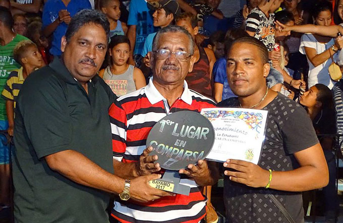 Multipremiada “La Estudiantil” en paseos del carnaval Bayamo 2017 (+ fotos y video) Multipremiada “La Estudiantil” en paseos del carnaval Bayamo 2017 (+ fotos y video)