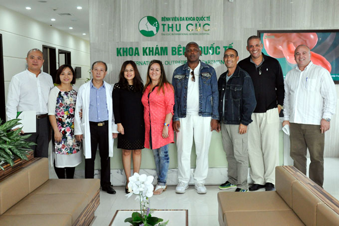 Llega a Vietnam avanzadilla de médicos cubanos Llega a Vietnam avanzadilla de médicos cubanos