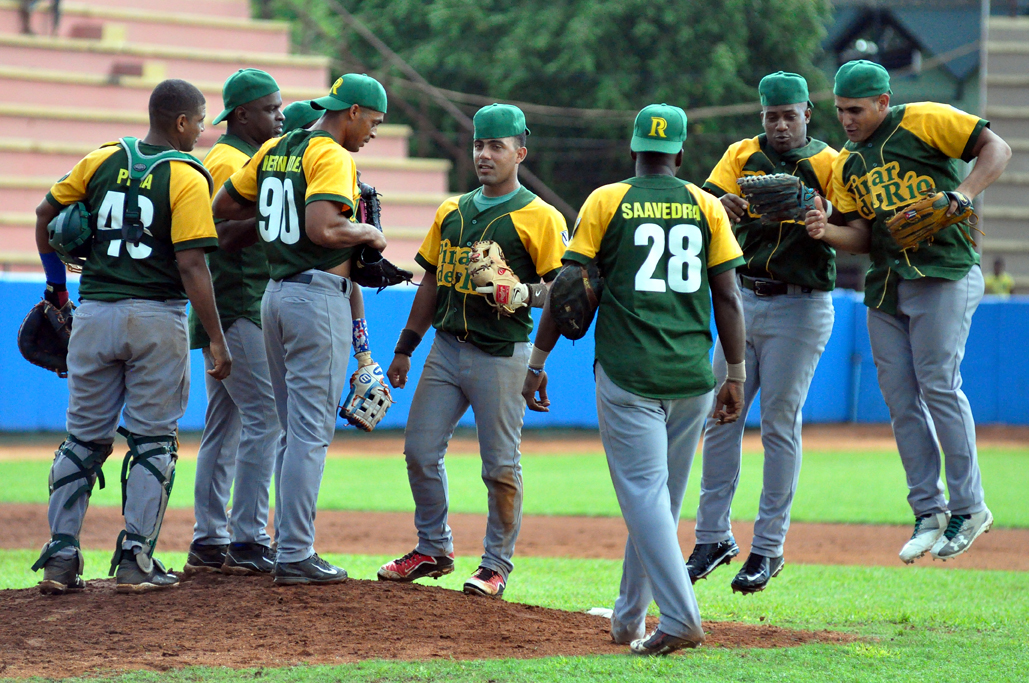 Líder Pinar y otros tres van por barridas en béisbol cubano Líder Pinar y otros tres van por barridas en béisbol cubano