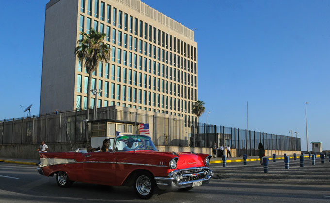 EE.UU. retirará más de la mitad del personal de su embajada en Cuba EE.UU. retirará más de la mitad del personal de su embajada en Cuba