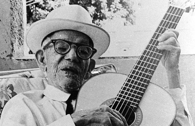 Exhibirá Fiesta de la Cubanía guitarra original de Sindo Garay Exhibirá Fiesta de la Cubanía guitarra original de Sindo Garay