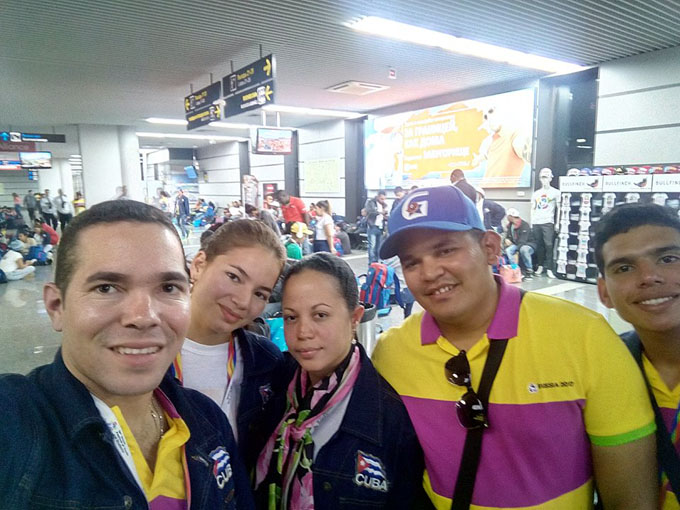 Regresó a Cuba delegación participante en festival juvenil en Sochi (+ fotos y video) Regresó a Cuba delegación participante en festival juvenil en Sochi (+ fotos y video)