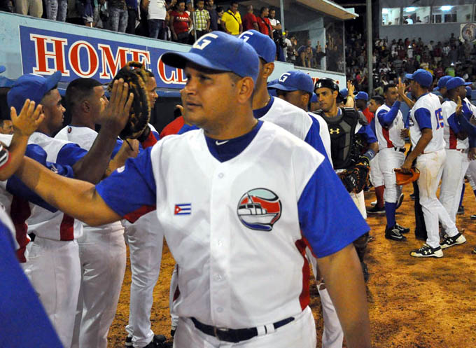 Alazanes noquean a Industriales en Bayamo (+ audio) Alazanes noquean a Industriales en Bayamo (+ audio)